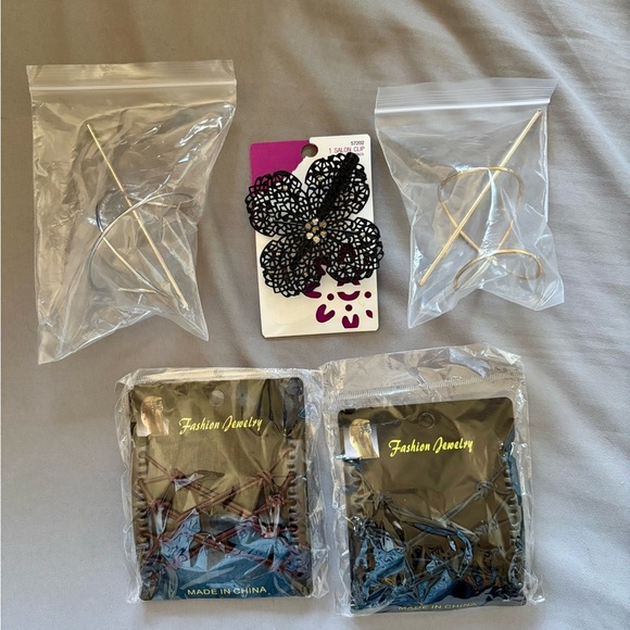 2/$15 - Assorted Hair Accessory Set - New - Picture 2 of 8